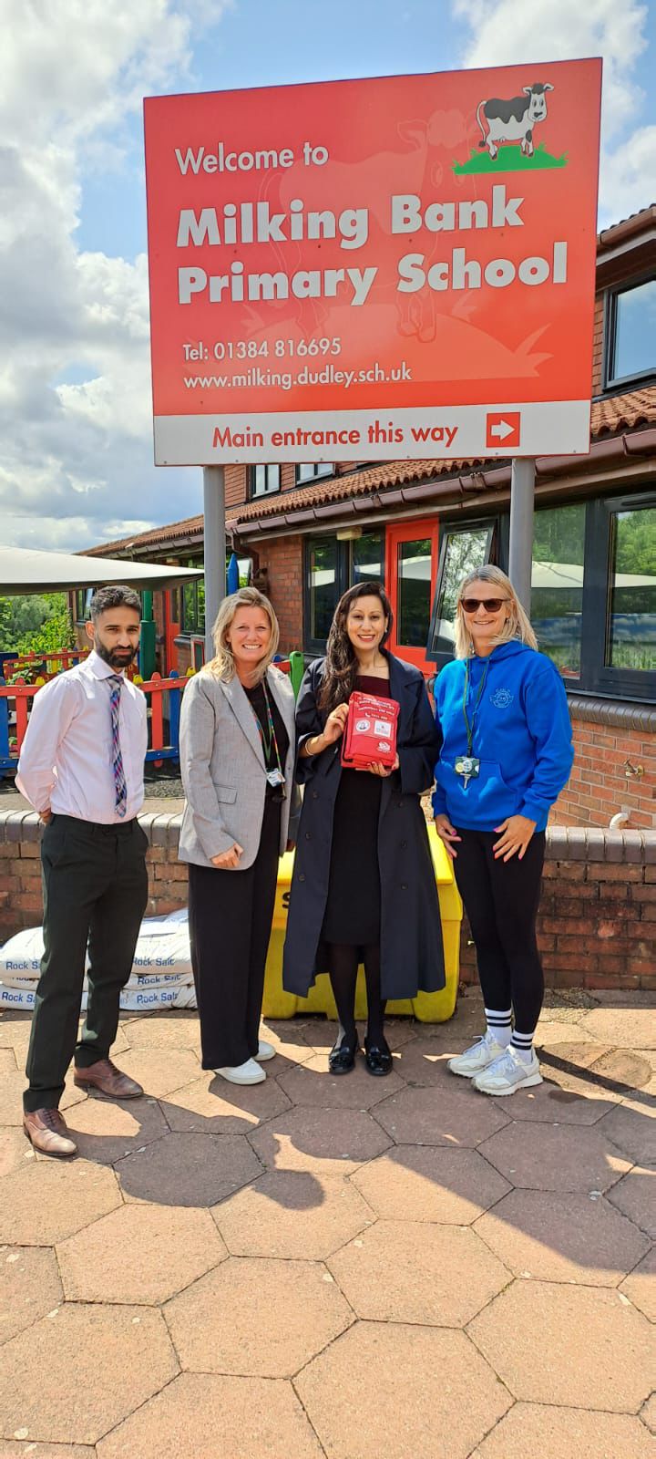 Milking Bank Primary School with their donated Daniel Baird Foundation bleed control kit Milking Bank Primary School with its bleed control kit for use in the school and community emergencies.